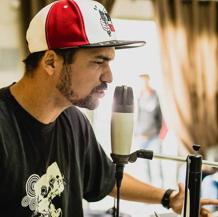 Niasa do Portal Rap no Movimento entrevista o Rapper DoGhetto. A rima das ruas do Quintino para o Mundo!